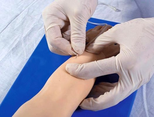 Vénéticulture pédiatrique avancée bras pour patients démonstration de soins Taille de vie humaine