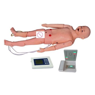 Formation à la catétrisation et à l'auscultation avec mannequin pour enfants de 5 ans