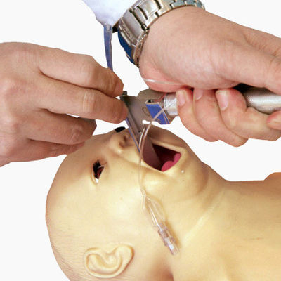 Entraînement en réanimation cardio-vasculaire avec mannequin